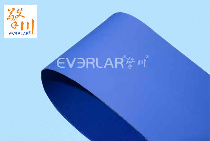 藍色PU輸送帶加導(dǎo)條耐磨耐油耐腐蝕工業(yè)皮帶定制