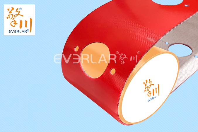 紅色PVC輸送帶打孔抗腐蝕食品包裝行業(yè)海鮮分揀流水線傳送帶廠家定制