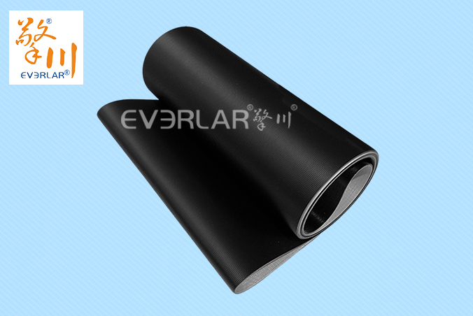 黑色直紋PVC輸送帶耐磨防滑包裝行業(yè)生產(chǎn)線設(shè)備傳輸帶擎川定制